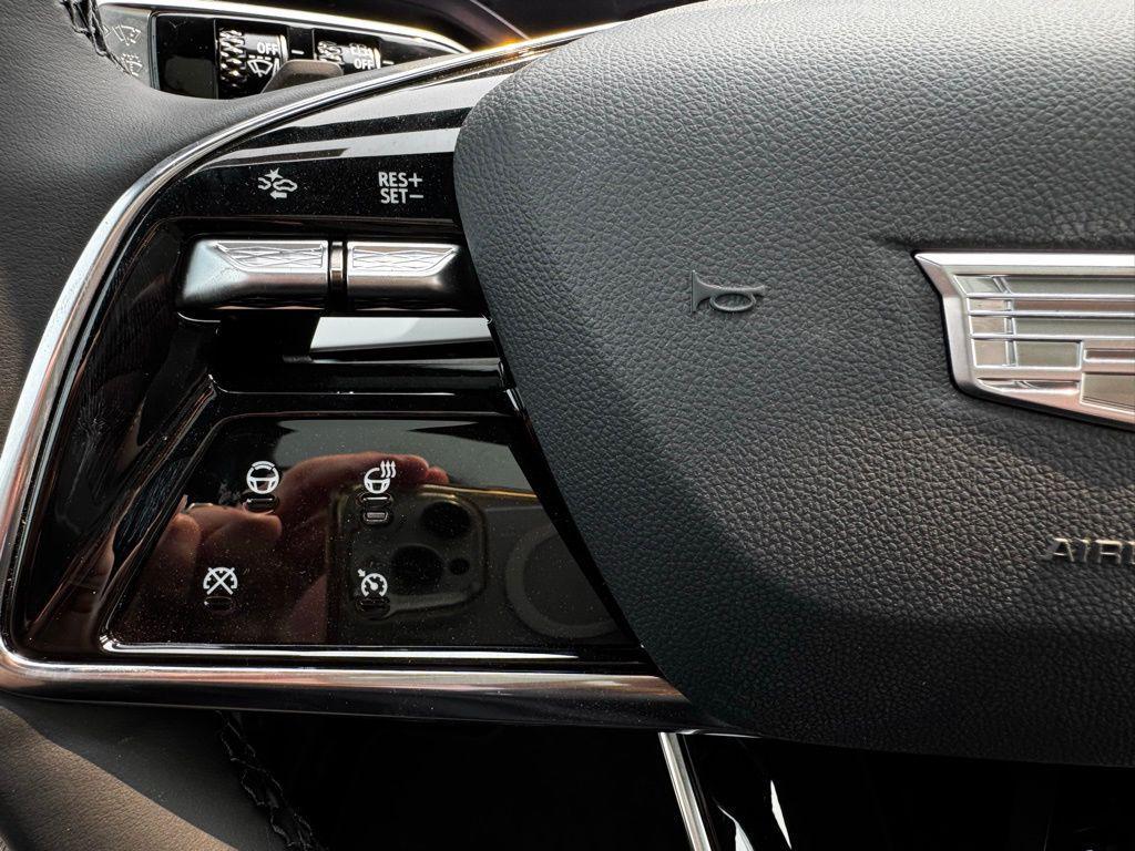 new 2025 Cadillac OPTIQ car, priced at $48,470