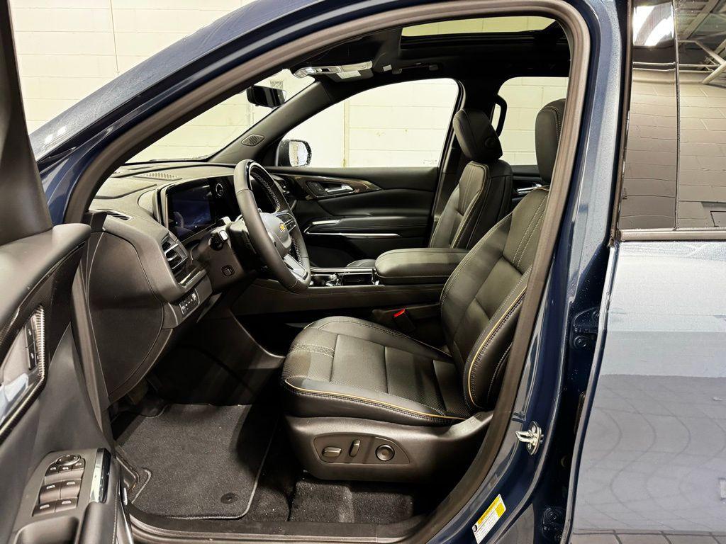 new 2026 Chevrolet Traverse car, priced at $60,035