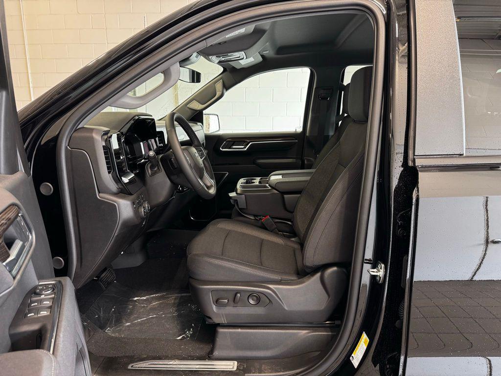 new 2025 Chevrolet Silverado 1500 car, priced at $51,875