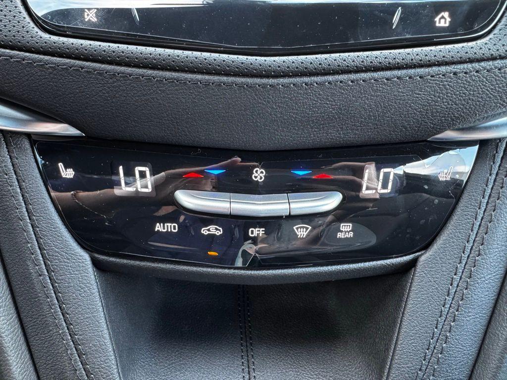 new 2025 Cadillac XT5 car, priced at $47,515