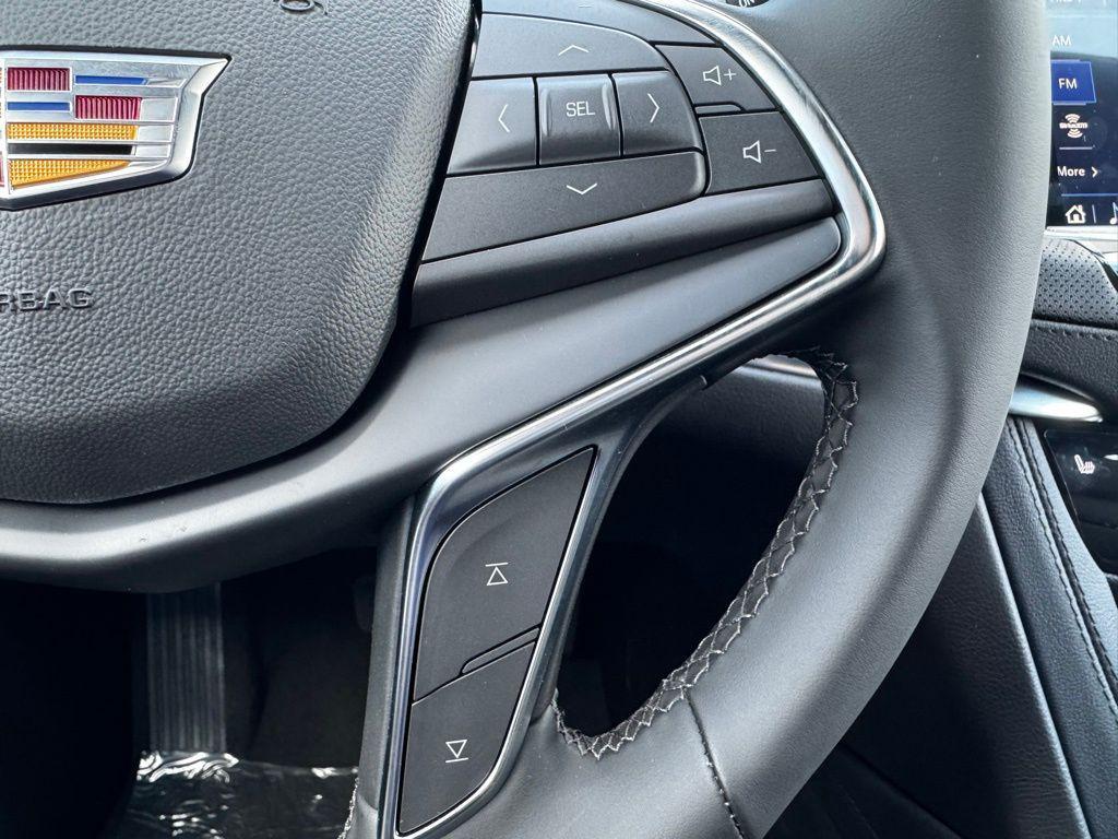 new 2025 Cadillac XT5 car, priced at $47,515