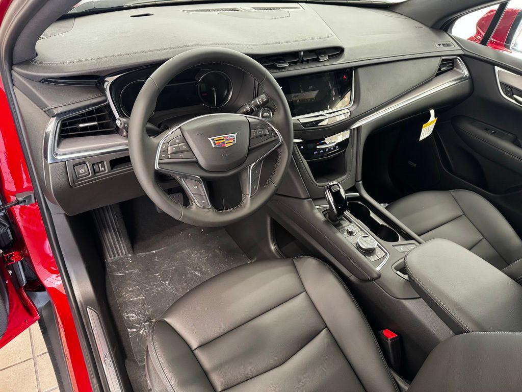 new 2025 Cadillac XT5 car, priced at $47,515