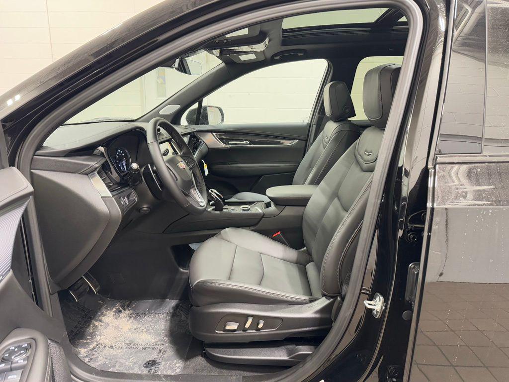 new 2025 Cadillac XT6 car, priced at $57,965