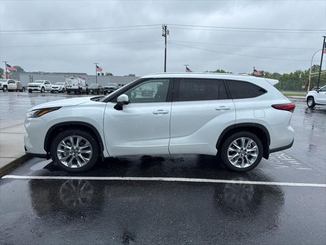 used 2023 Toyota Highlander car, priced at $45,997