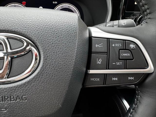 used 2023 Toyota Highlander car, priced at $44,997