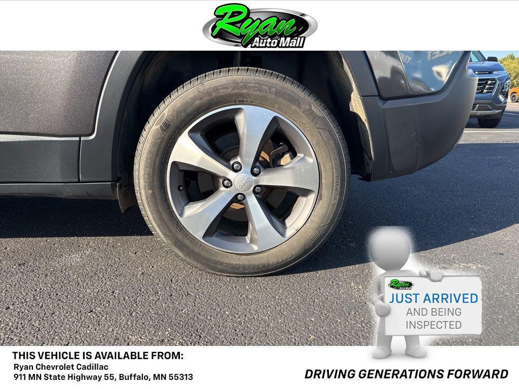 used 2020 Jeep Cherokee car, priced at $19,599