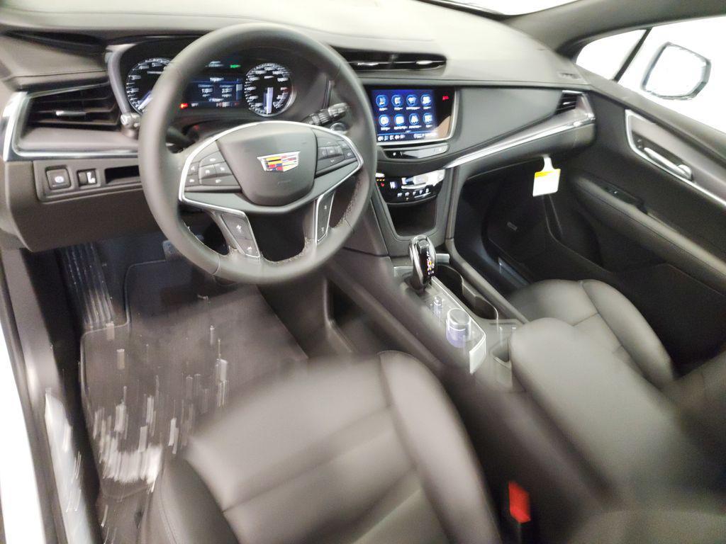 new 2025 Cadillac XT5 car, priced at $47,915