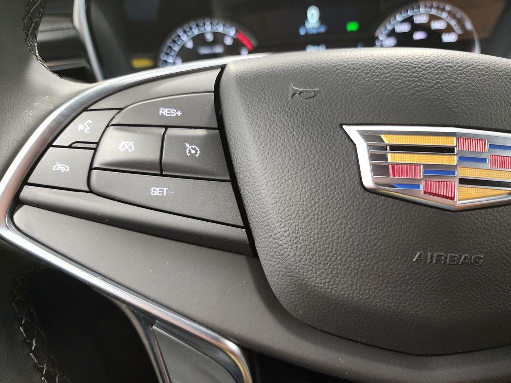 new 2025 Cadillac XT5 car, priced at $47,915