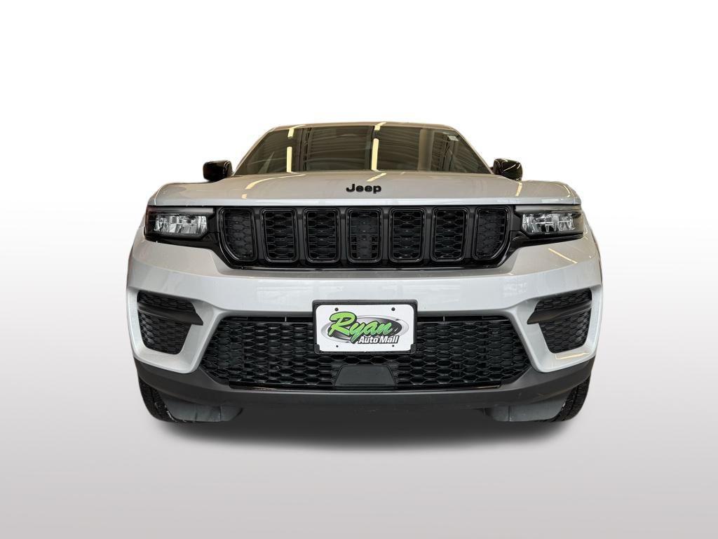 used 2023 Jeep Grand Cherokee car, priced at $30,997