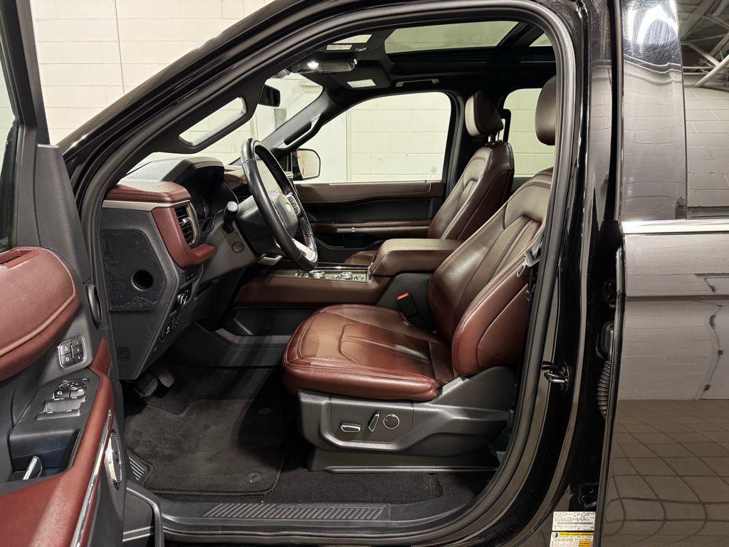 used 2024 Ford Expedition car, priced at $44,599