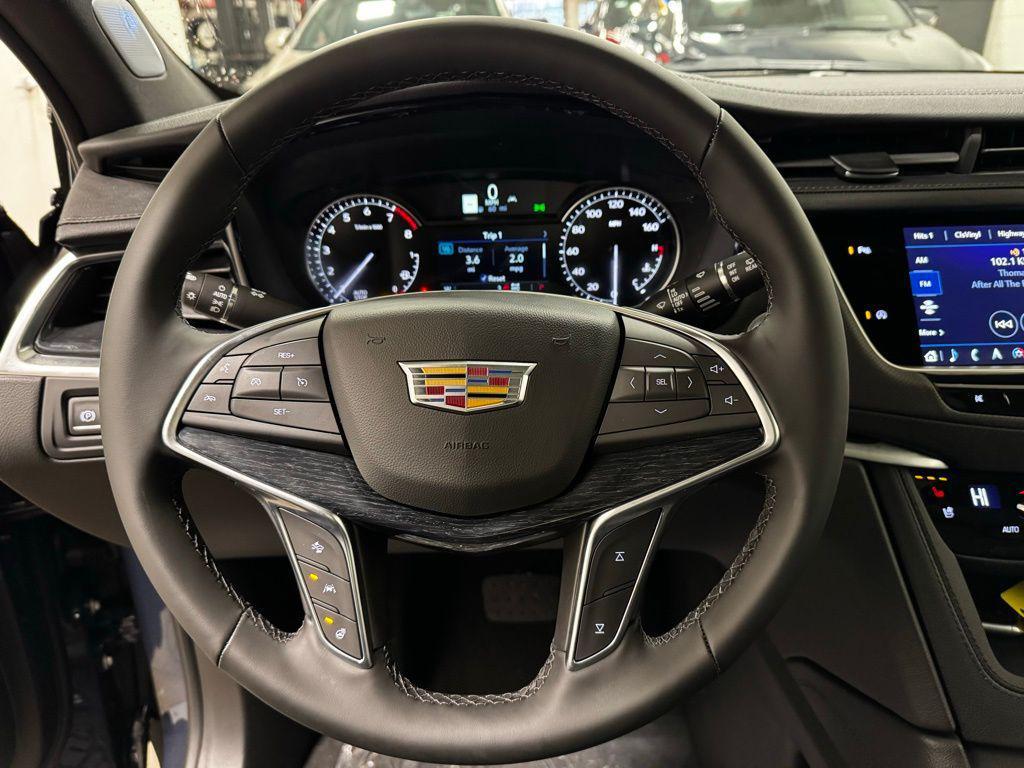 new 2025 Cadillac XT5 car, priced at $51,990