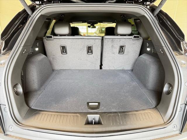 new 2025 Cadillac XT5 car, priced at $47,415