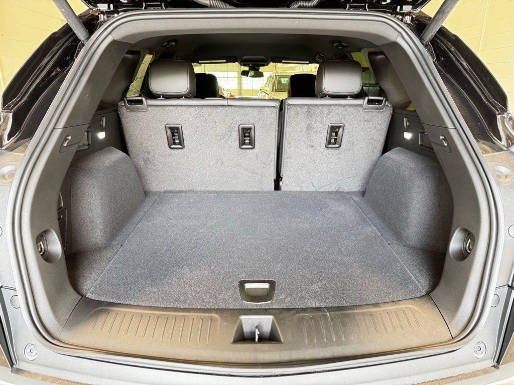 new 2025 Cadillac XT5 car, priced at $47,415