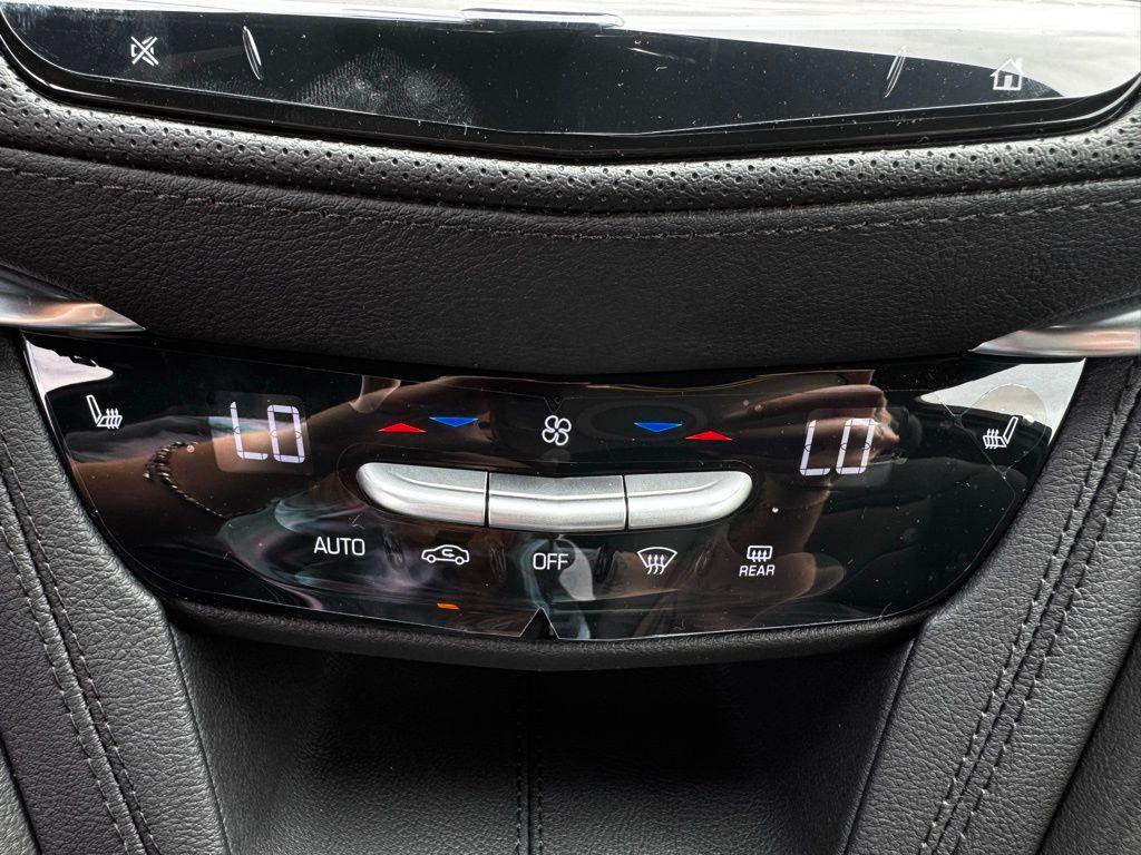 new 2025 Cadillac XT5 car, priced at $47,415