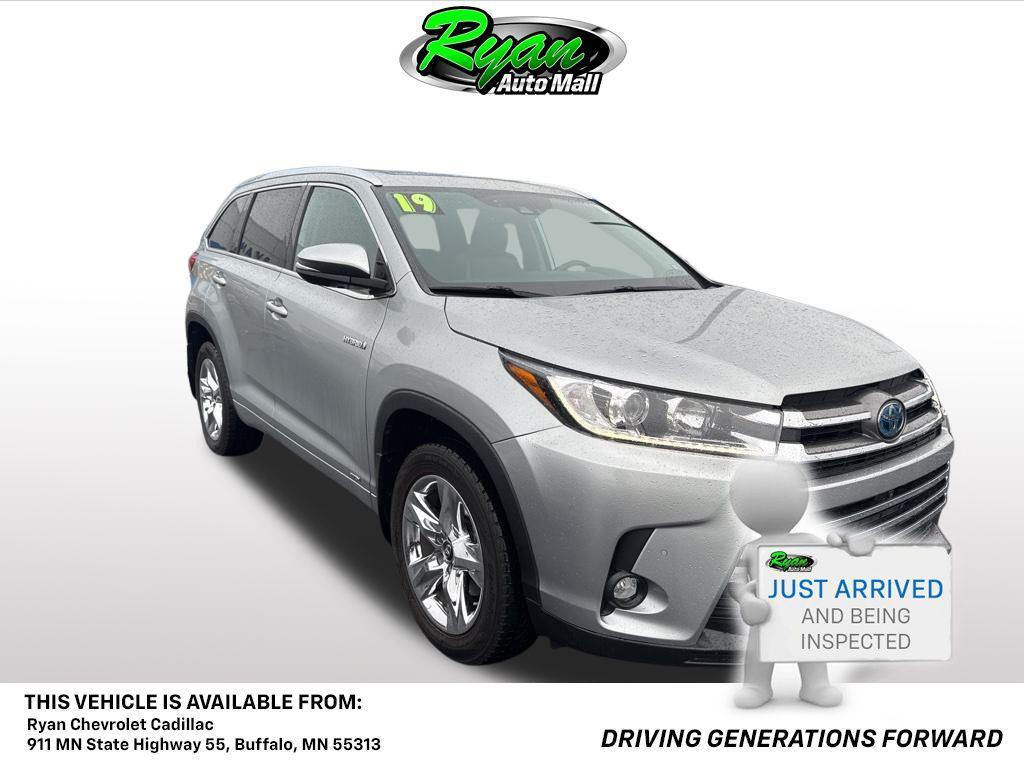 used 2019 Toyota Highlander Hybrid car, priced at $31,499