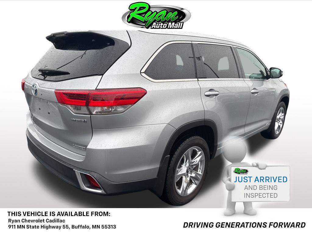 used 2019 Toyota Highlander Hybrid car, priced at $31,499