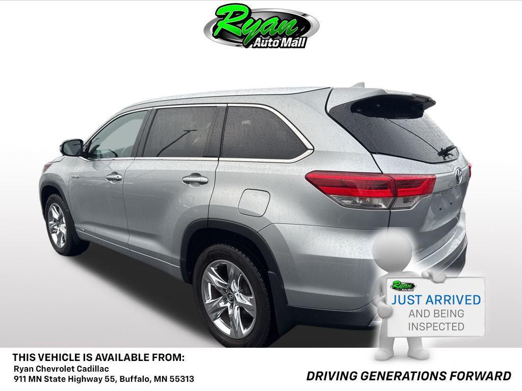 used 2019 Toyota Highlander Hybrid car, priced at $31,499