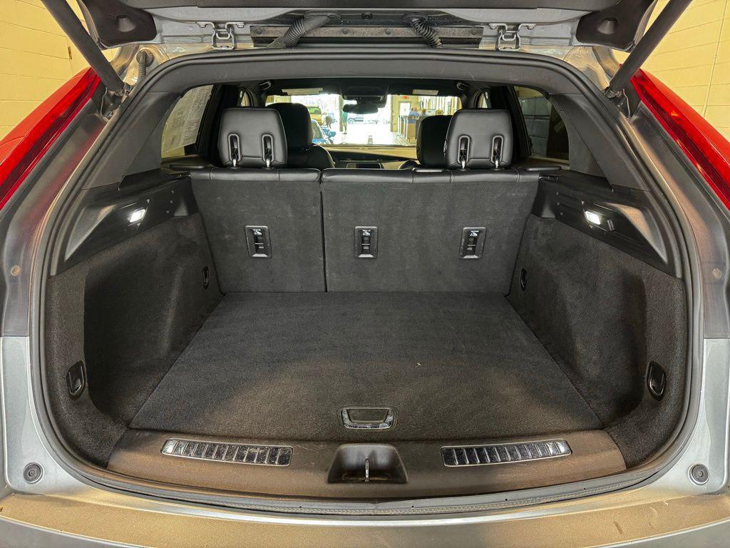 used 2023 Cadillac XT4 car, priced at $23,799