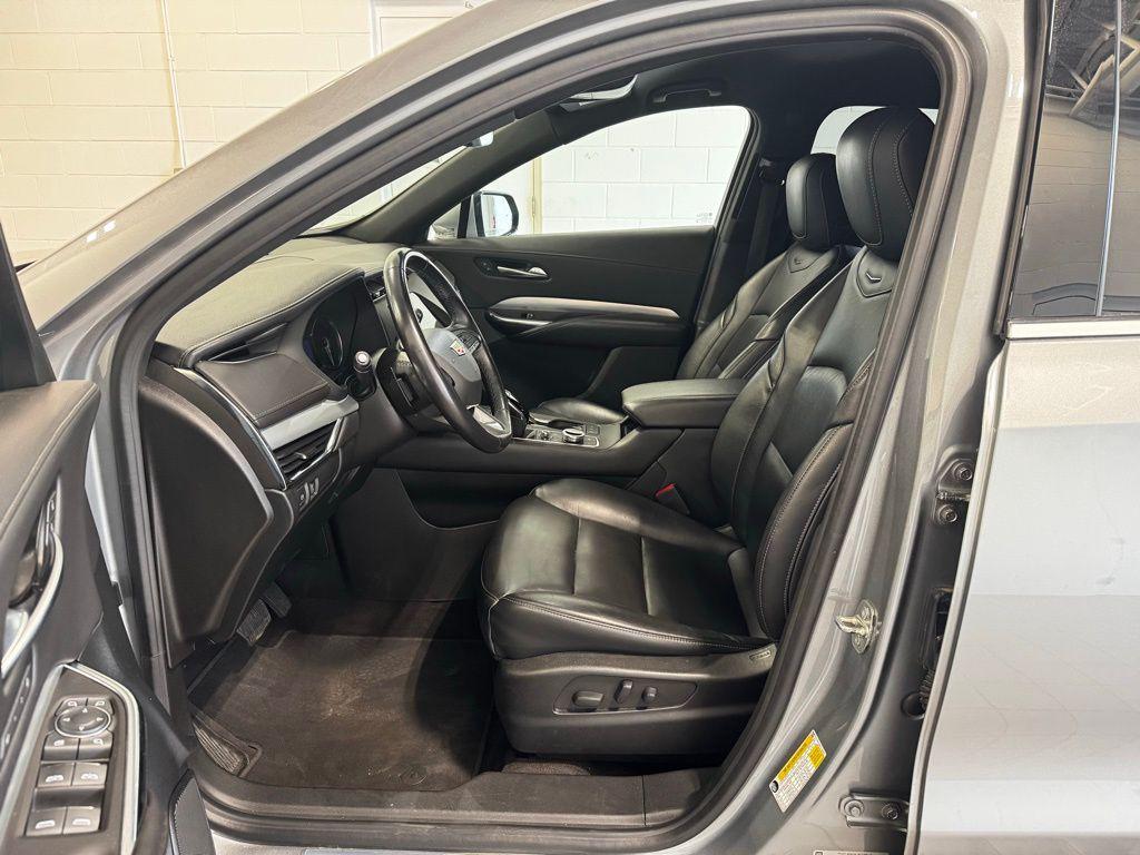 used 2023 Cadillac XT4 car, priced at $23,799