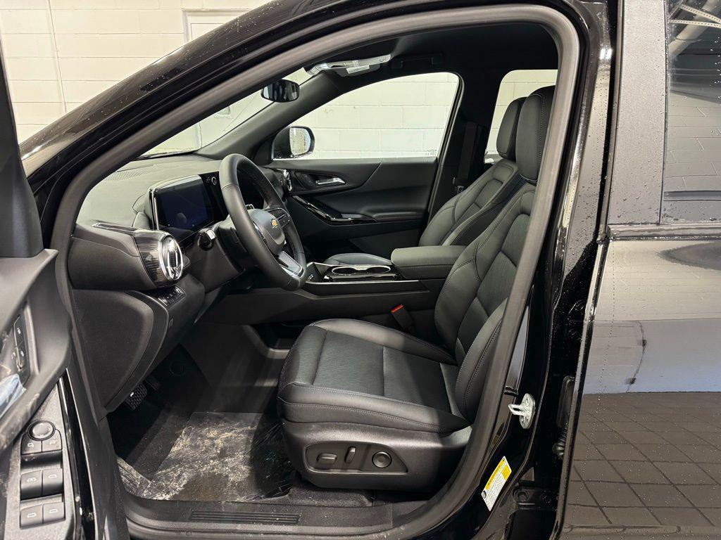 new 2025 Chevrolet Equinox car, priced at $29,995