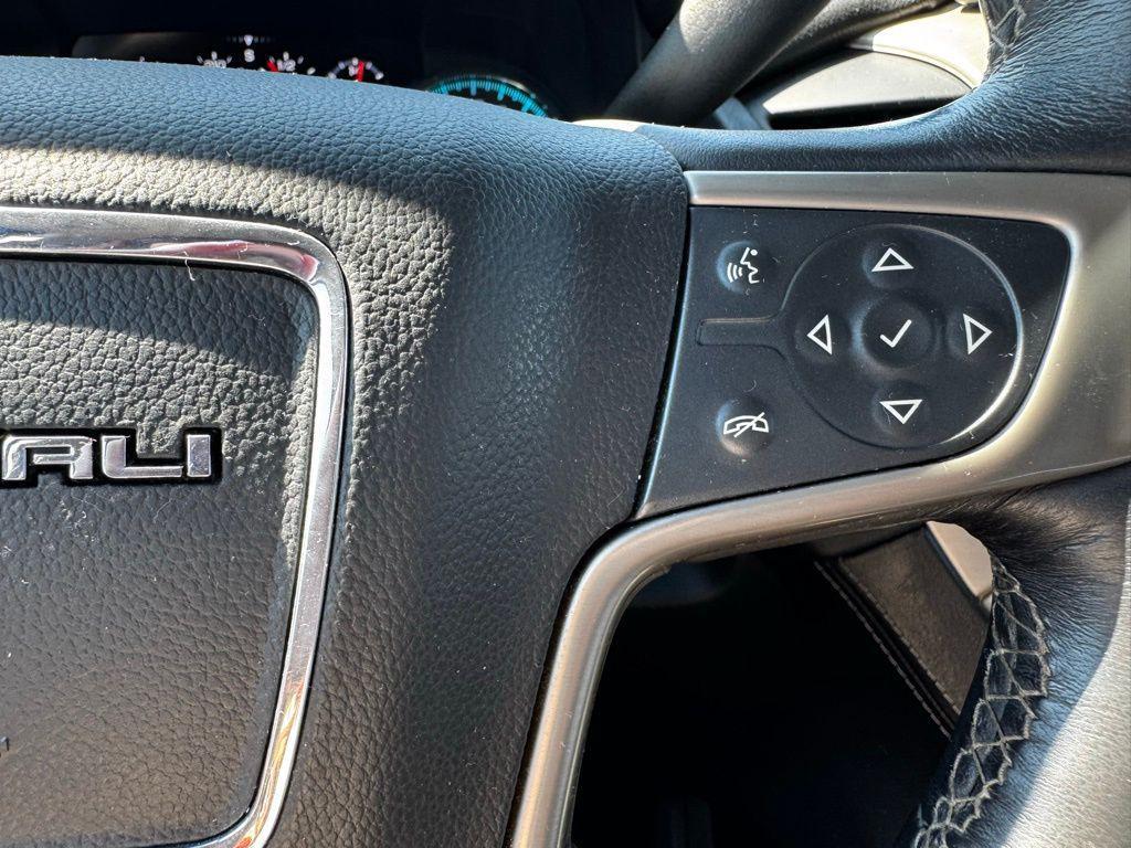 used 2018 GMC Yukon car, priced at $30,899