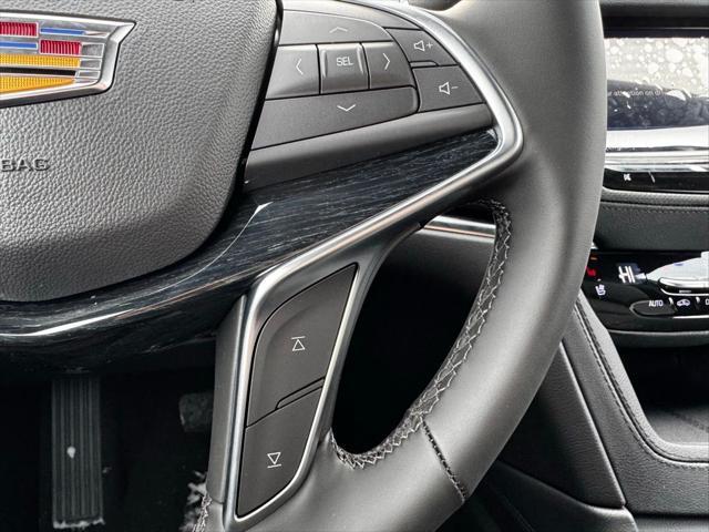 new 2025 Cadillac XT5 car, priced at $52,390