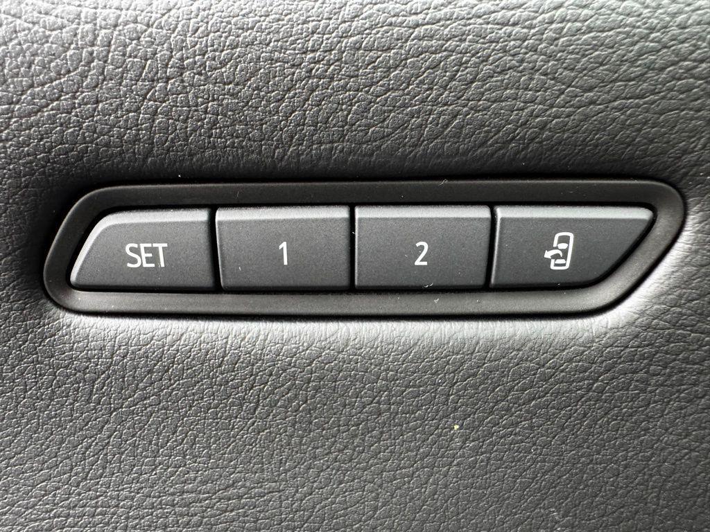 used 2022 Cadillac XT5 car, priced at $30,996