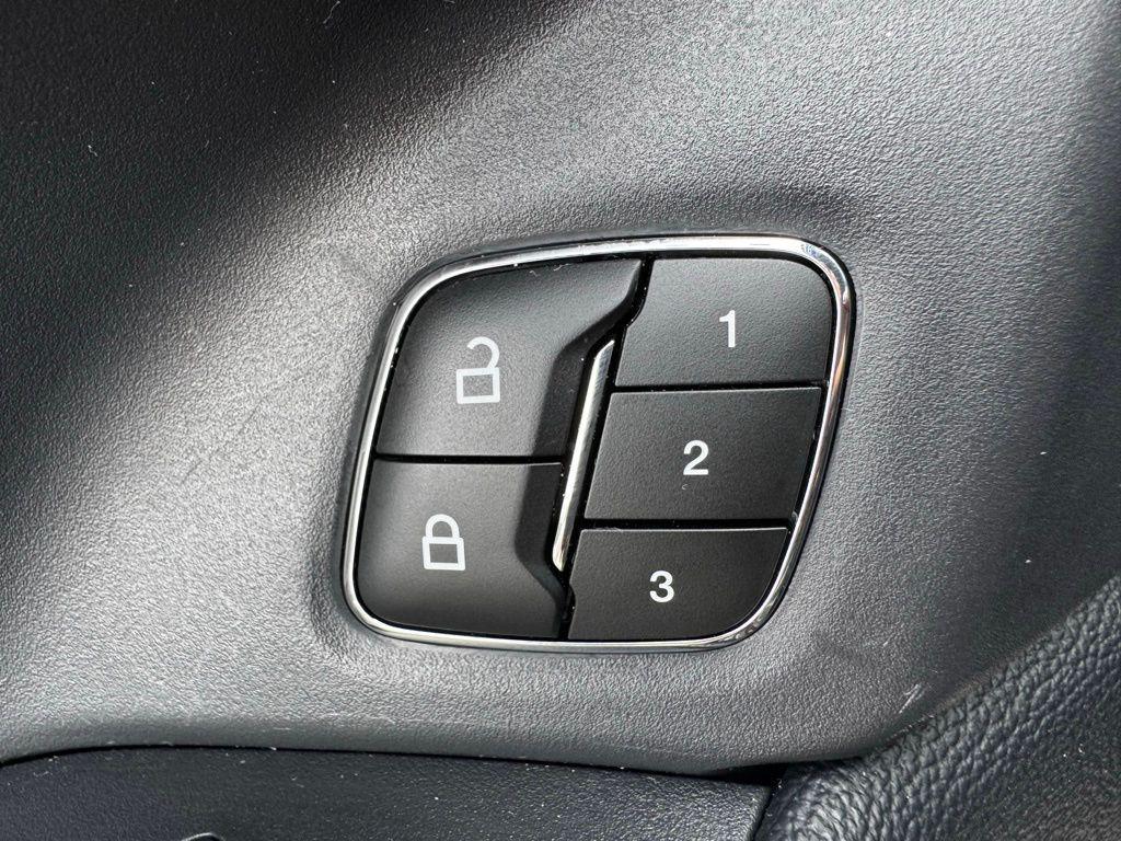 used 2023 Ford Expedition car, priced at $43,997
