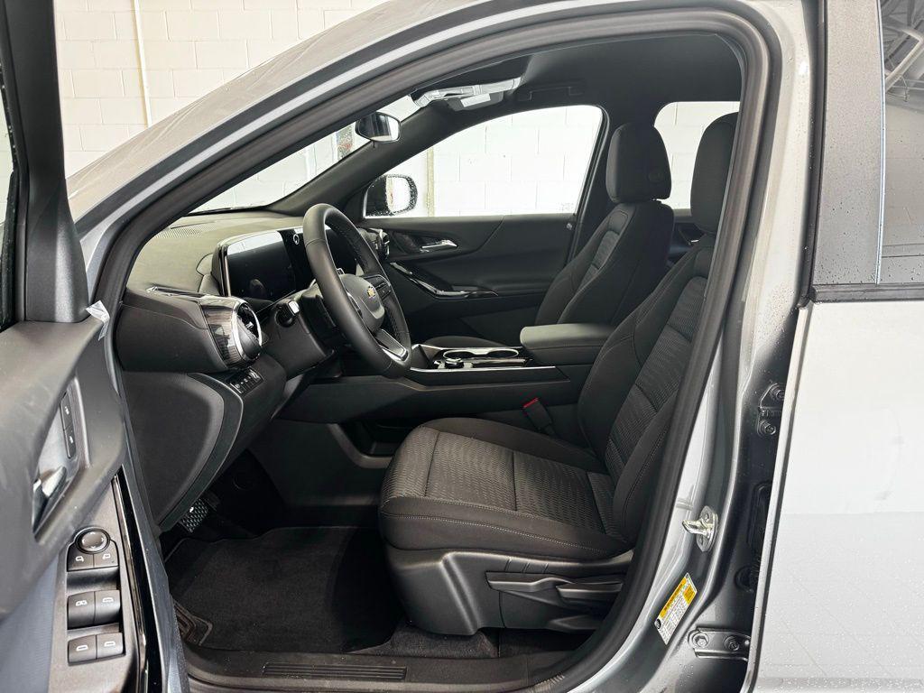 new 2026 Chevrolet Equinox car, priced at $29,495