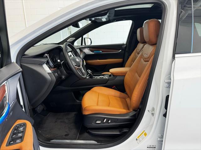 new 2025 Cadillac XT5 car, priced at $57,090