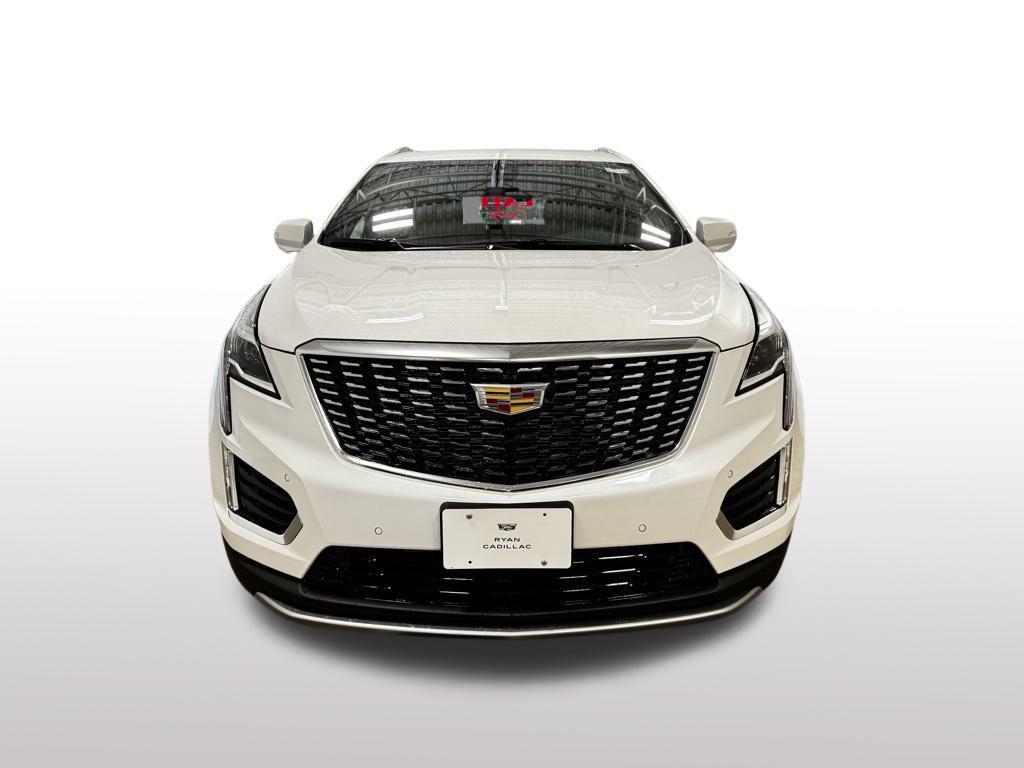 new 2025 Cadillac XT5 car, priced at $57,090
