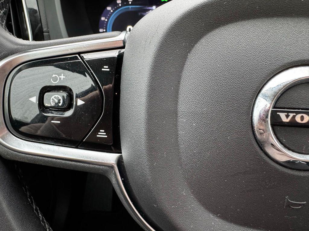 used 2023 Volvo XC60 car, priced at $33,997