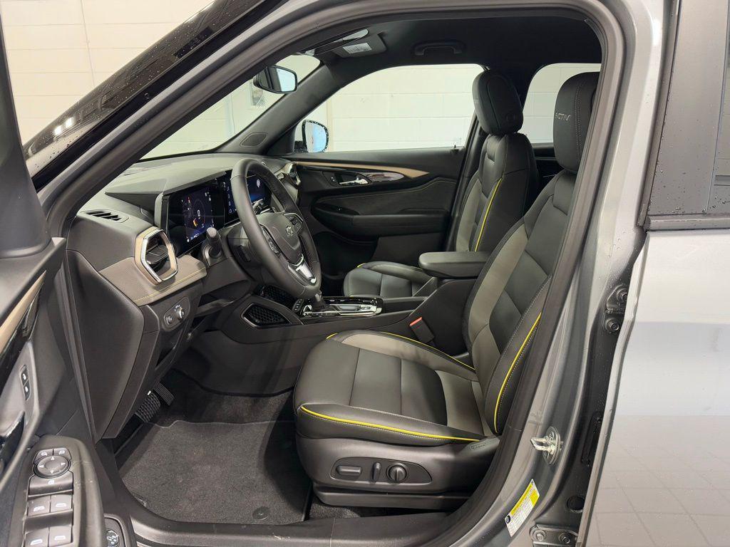 new 2025 Chevrolet TrailBlazer car, priced at $28,985