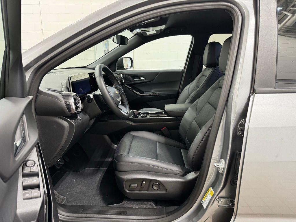 new 2026 Chevrolet Equinox car, priced at $29,495