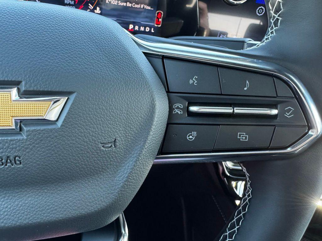 new 2026 Chevrolet Traverse car, priced at $42,990