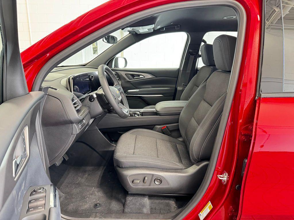 new 2026 Chevrolet Traverse car, priced at $42,990