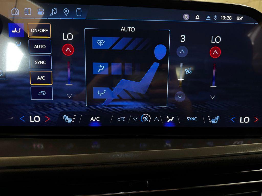 new 2026 Chevrolet Traverse car, priced at $42,990