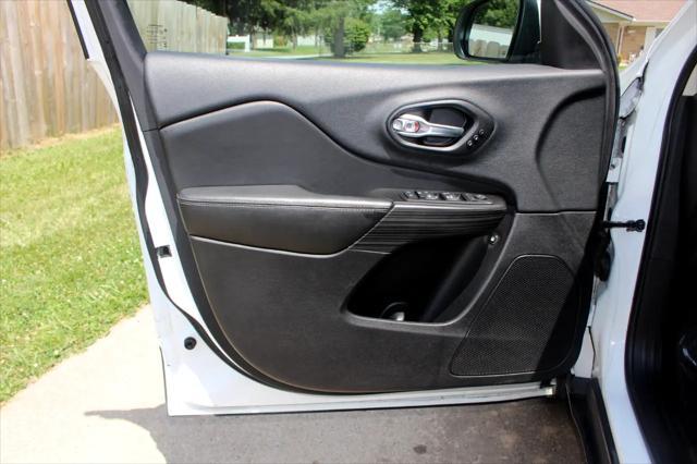 used 2014 Jeep Cherokee car, priced at $10,495