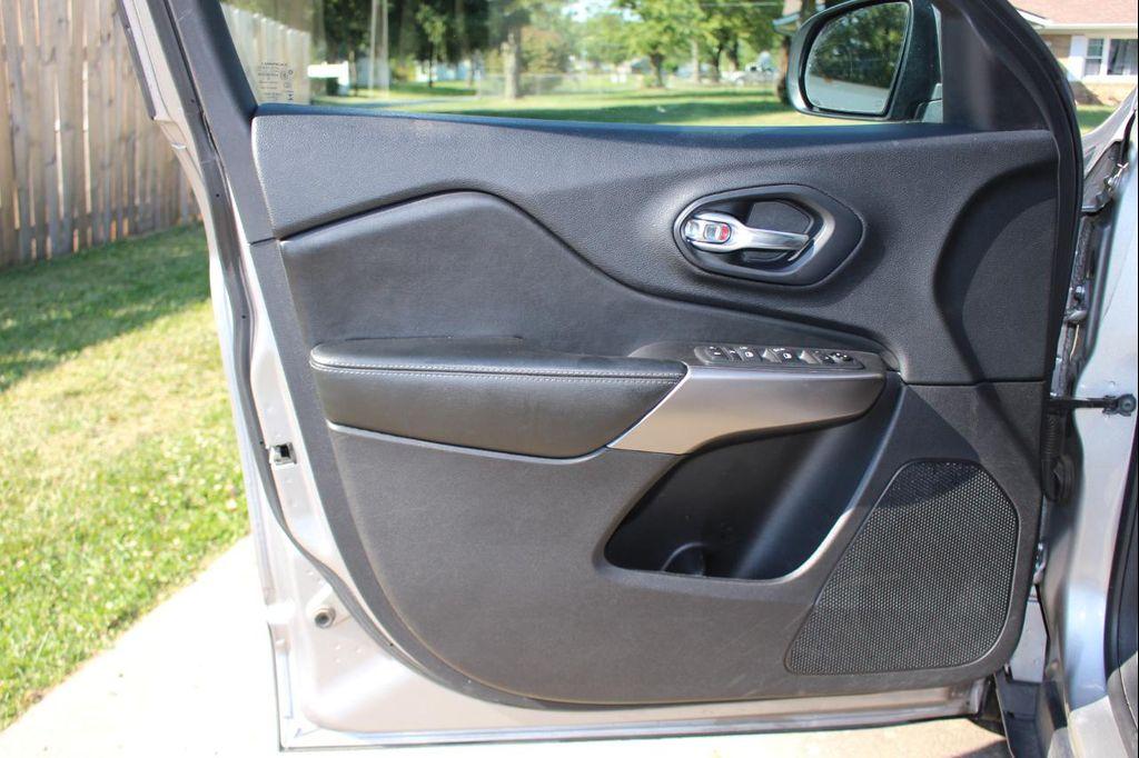 used 2020 Jeep Cherokee car, priced at $10,495