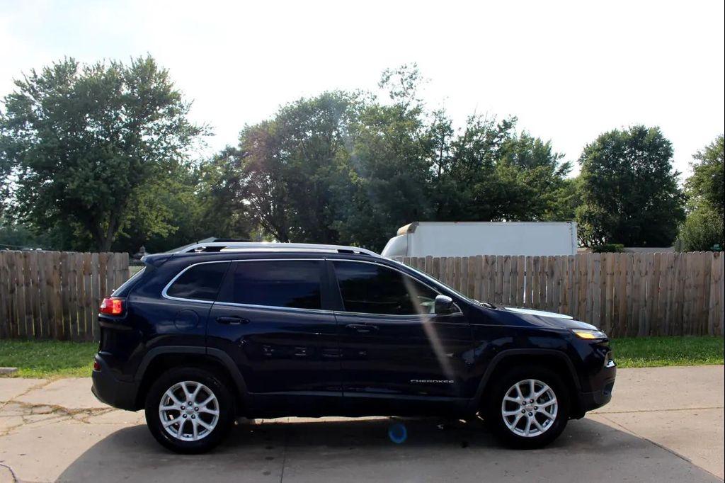 used 2016 Jeep Cherokee car, priced at $10,995