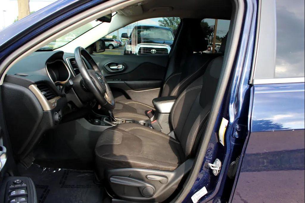 used 2016 Jeep Cherokee car, priced at $10,995