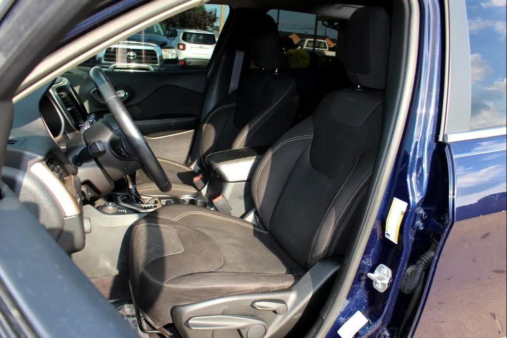 used 2016 Jeep Cherokee car, priced at $10,995