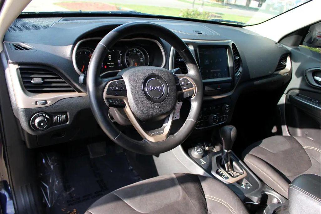 used 2016 Jeep Cherokee car, priced at $10,995