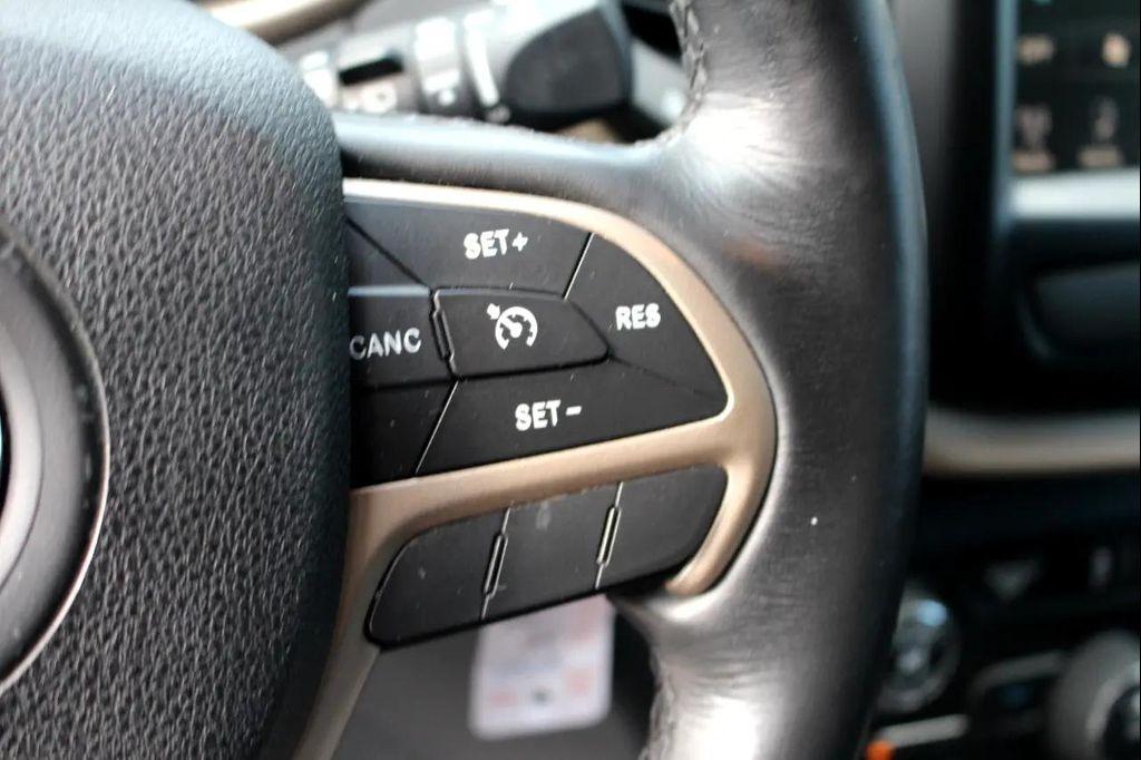 used 2016 Jeep Cherokee car, priced at $10,995