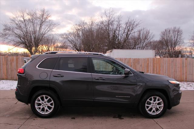 used 2015 Jeep Cherokee car, priced at $10,995