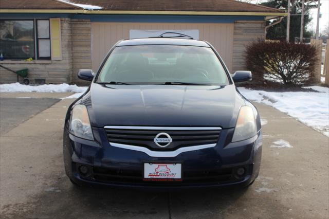 used 2009 Nissan Altima car, priced at $5,495