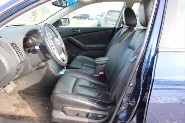 used 2009 Nissan Altima car, priced at $5,495