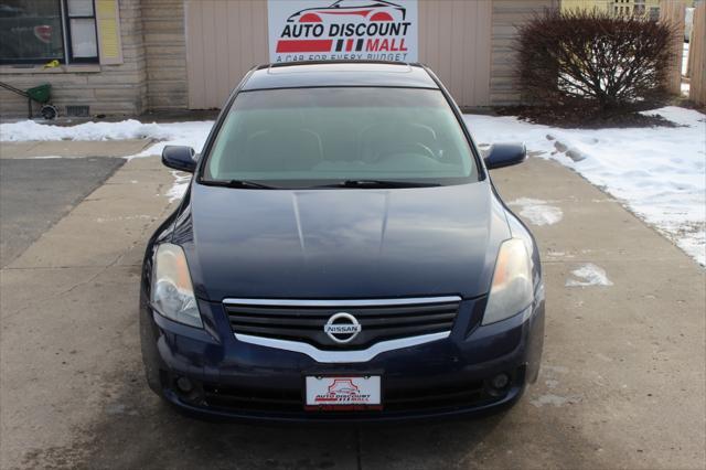 used 2009 Nissan Altima car, priced at $5,495