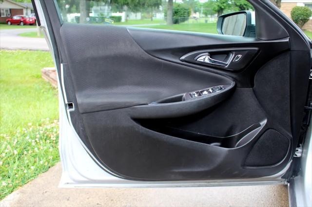 used 2018 Chevrolet Malibu car, priced at $11,495
