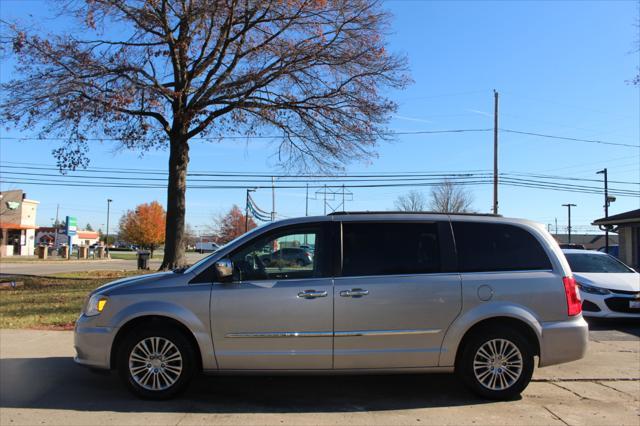 used 2014 Chrysler Town & Country car, priced at $9,495